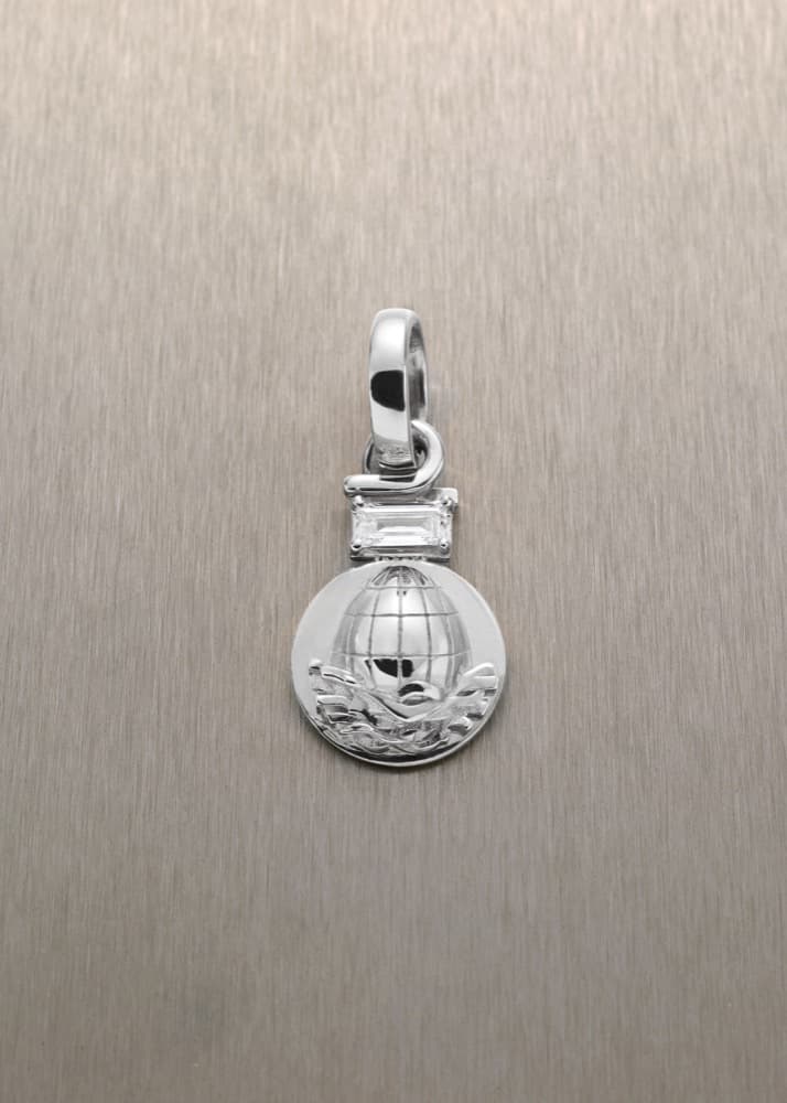 Earth Lover Pendant with Baguette Diamond — view 3