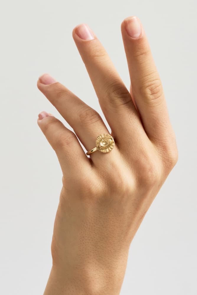 Focus Cristina Ring, worn